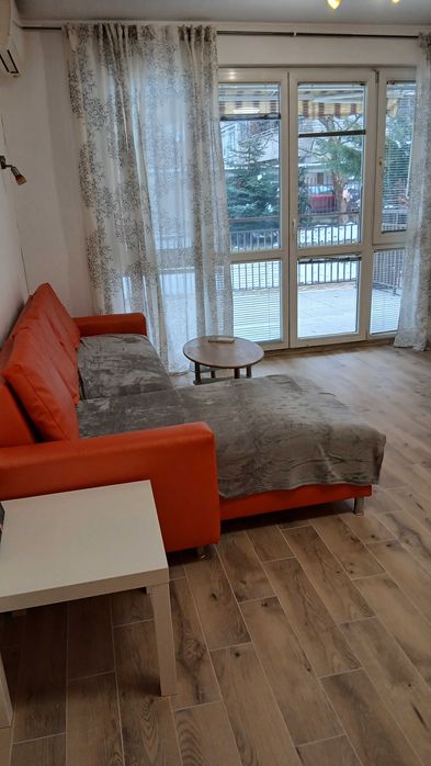 Продавам ъглов кожен диван