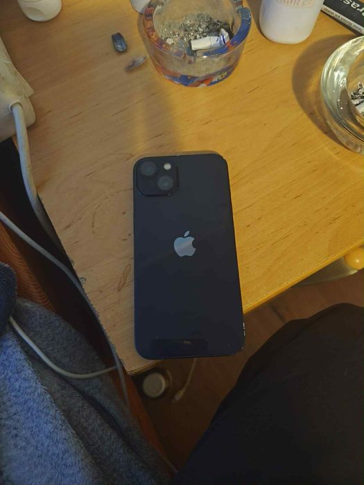Vând iphone 13 128GB