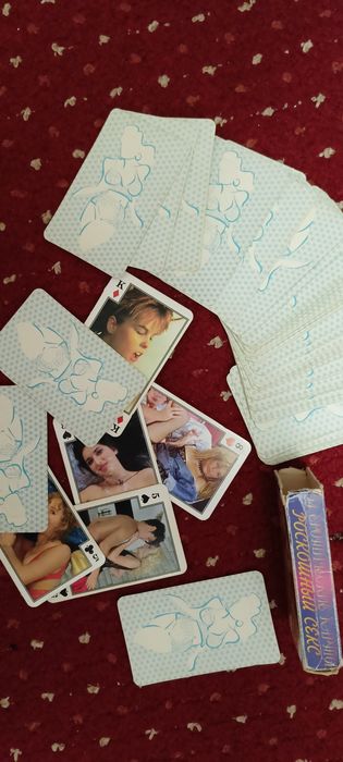 Vând set cărți de joc pt adulți