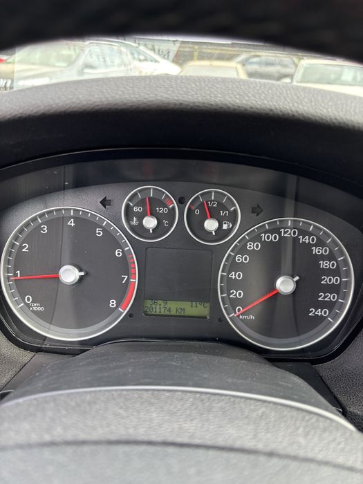 Ford focus ghia 1,6 benzina