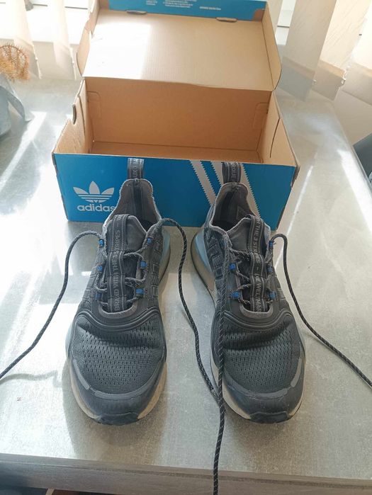 Обувки Адидас в много добро състояние