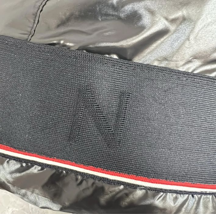 Куртка Moncler.