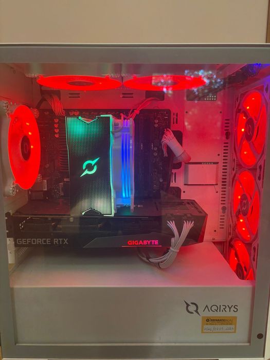 Vand calculatoare de gaming si PS5 aproape noi
