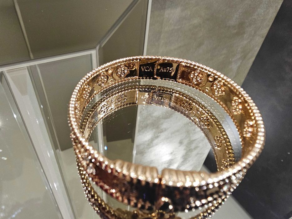 Van Cleef & Arpels VCA Rose Gold Diamond Perlée Clovers Дамска Гривна