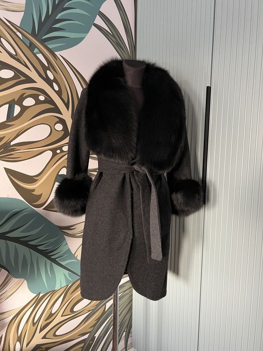 Palton Alpaca cu guler si maneci din blana de vulpe  , marimea S