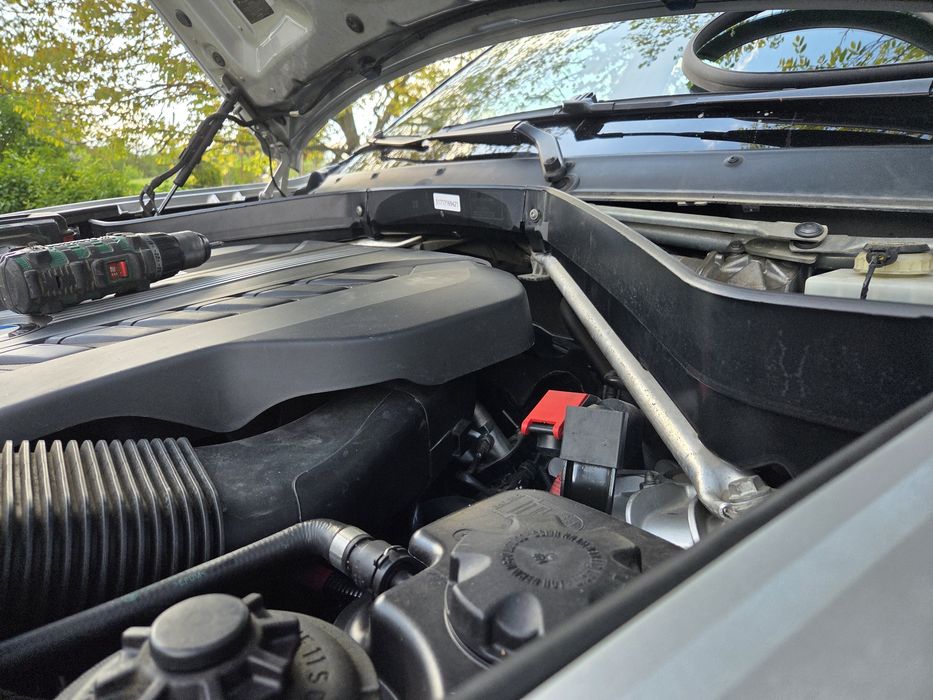 Кора Под Чистачки BMW X6 E71  Средна Част  Уплътнения Против Вода БМВ Е71 Х6 паели лява  дясна и средна част с гумени