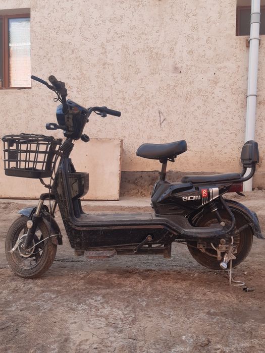 электроскутер продаю