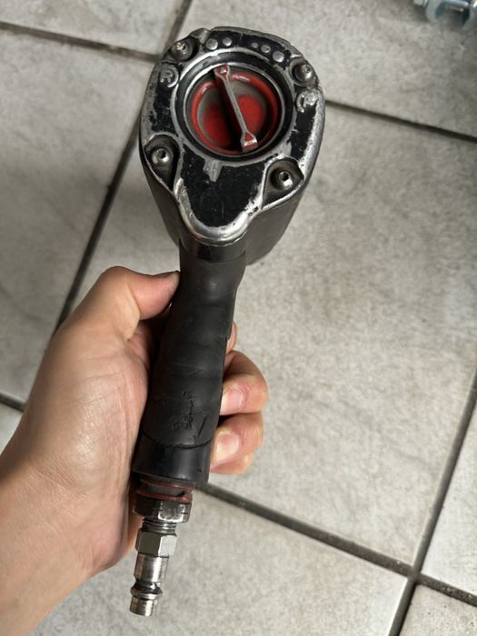 Ударен гайковерт