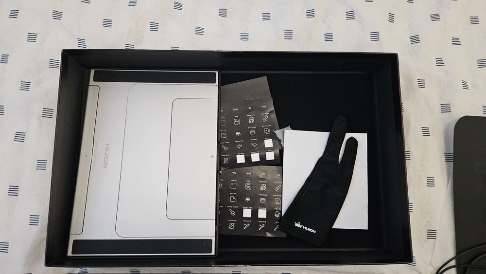 Tableta grafica Huion kamvas 16 pro