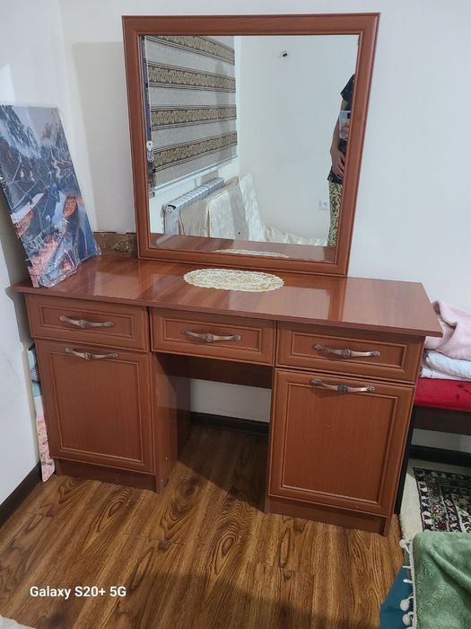 Ассалом алекум мебел зудлик билан сотилади