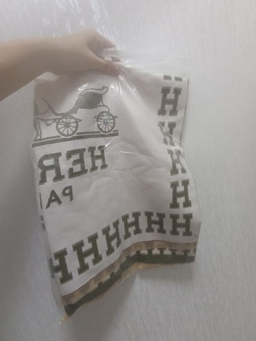 новый шарф киімдер сатылады