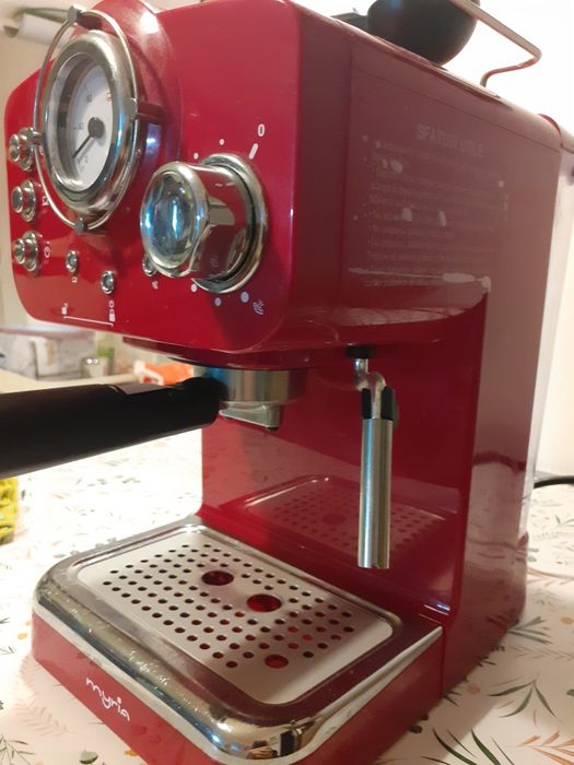 Vand espressor manual MYRIA, MY4052, 1,25l, 1200w, 15bari, rosu-argint