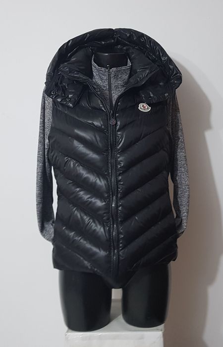 Vesta cu puf Moncler groasă nouă, mărimea S/M (lady)