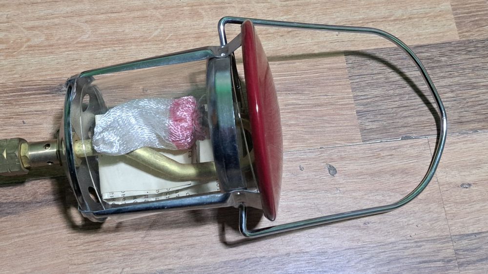 Газова лампа за осветление към бутилка с кранче,к-т бутилка и лампа