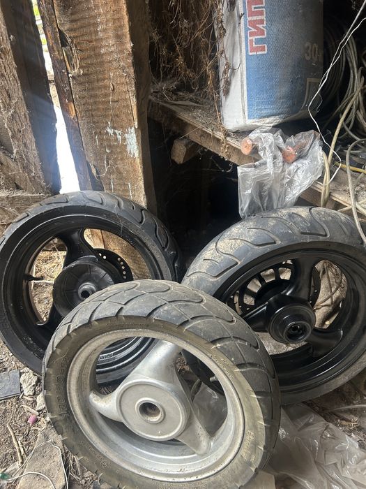 Продам колеса на скутер