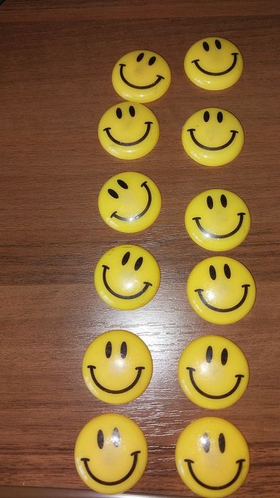 Продаются магниты разные.