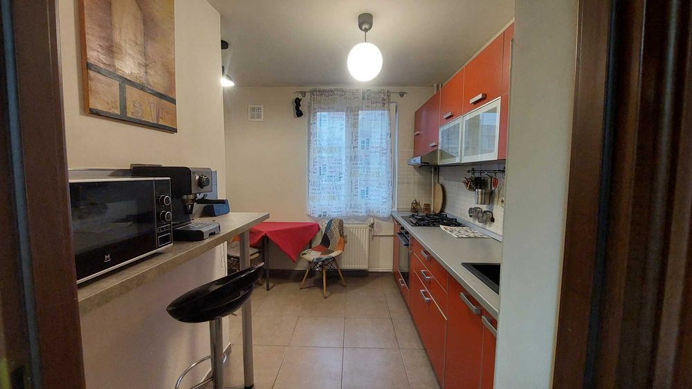 Apartament 3 camere de vanzare