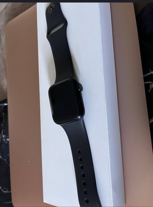 Apple Watch SE 40 мм