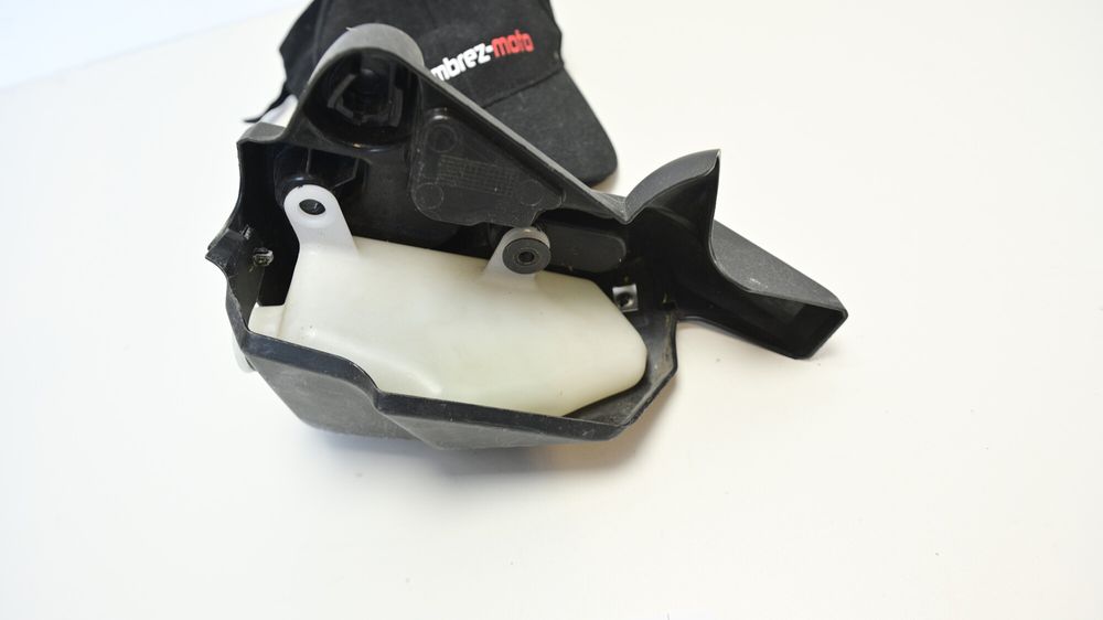 Vas Expansiune Rezervor Lichid Racire Cu Carena Yamaha MT10 2016 -