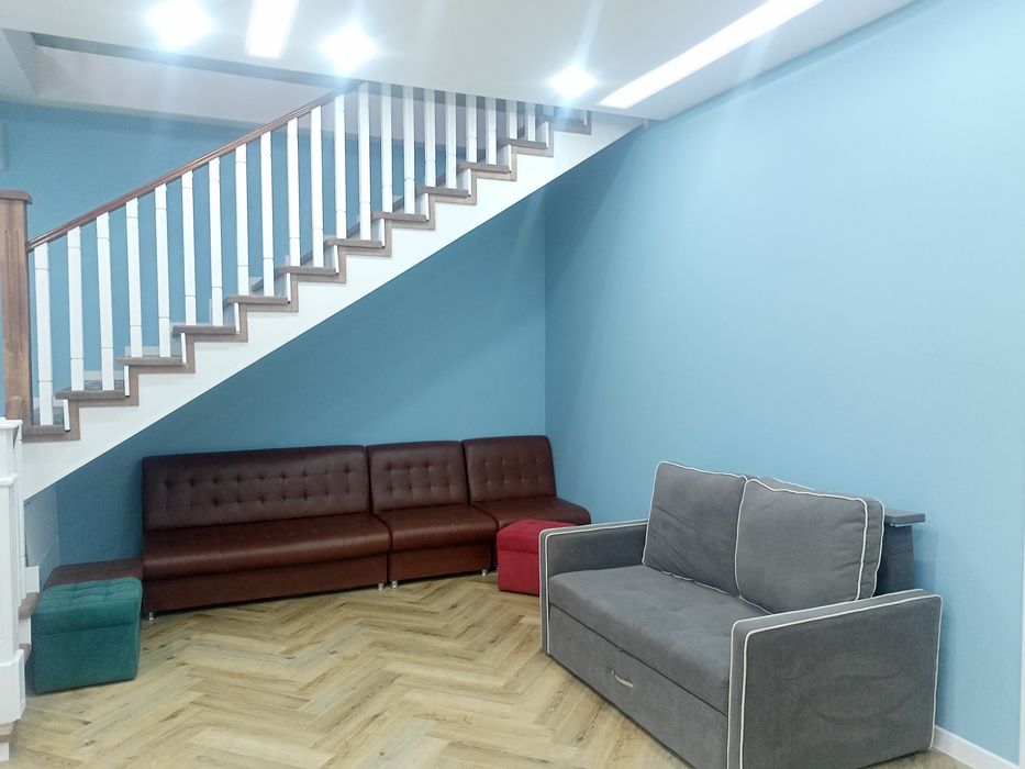 Сдается Впервые 2 ком кв район Батыс 2,Два уровня