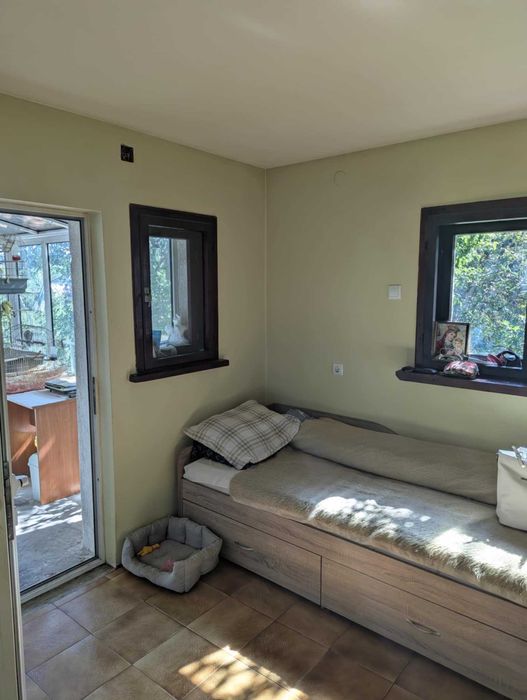 Продавам къща до сп. Марек