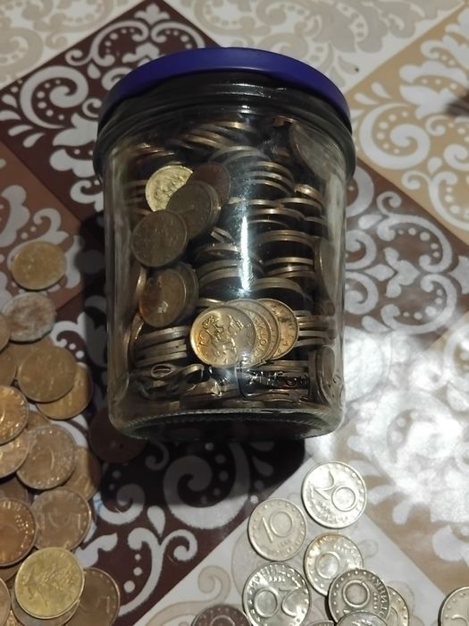 продават се всички монети