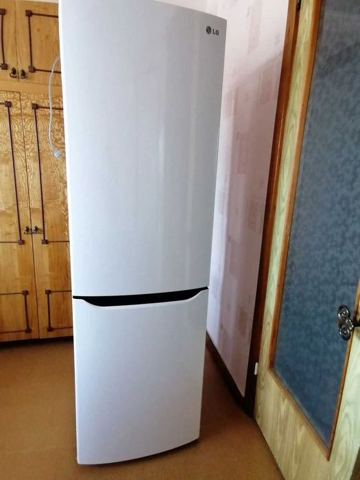 Холодильник LG отличное состояние