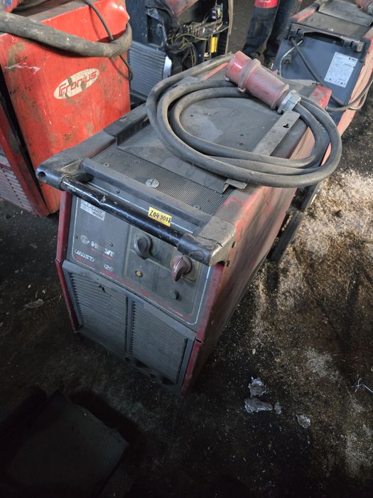 Телоподаващи апарати CO2 LINCOLN, ESAB, HELVI