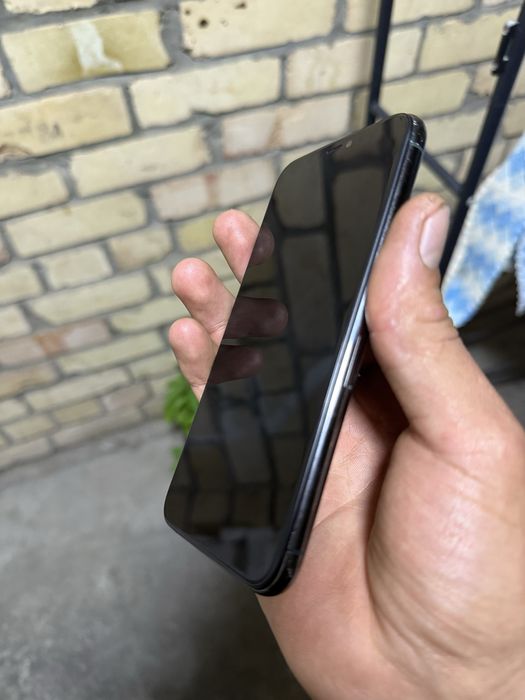 Iphone 11 pro srochna sotiladi