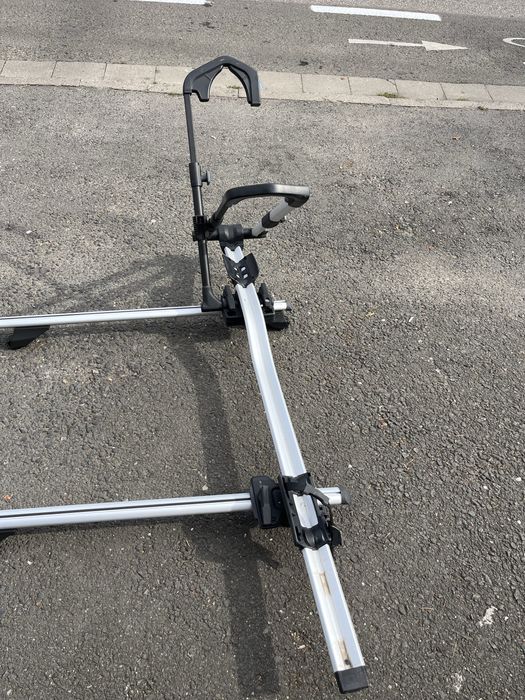 Vand suport ThuleUpride cu prindere pe bare transversale