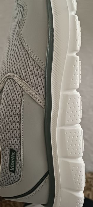 Skechers Kinetix 45,42 razmer