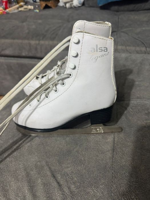 Продам коньки для девочки.