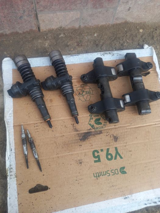 Vând doau  injectoare audi a 4 b7 an 2006