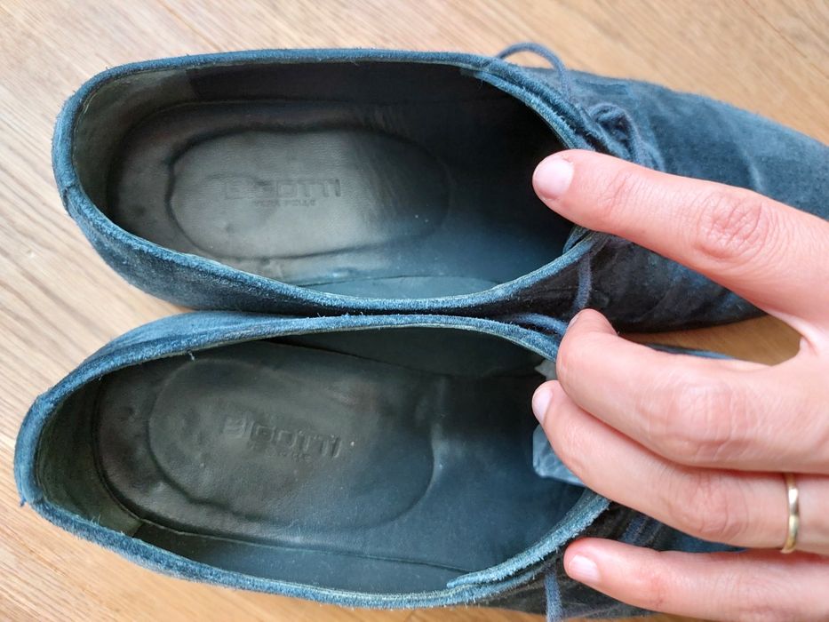 Pantofi  Bigotti, piele intoarsa, marime 43