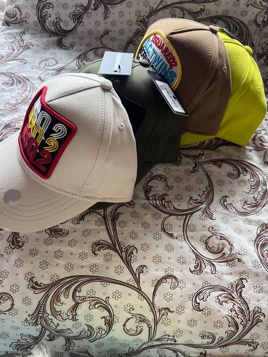 Оригинални шапки Dsquared2