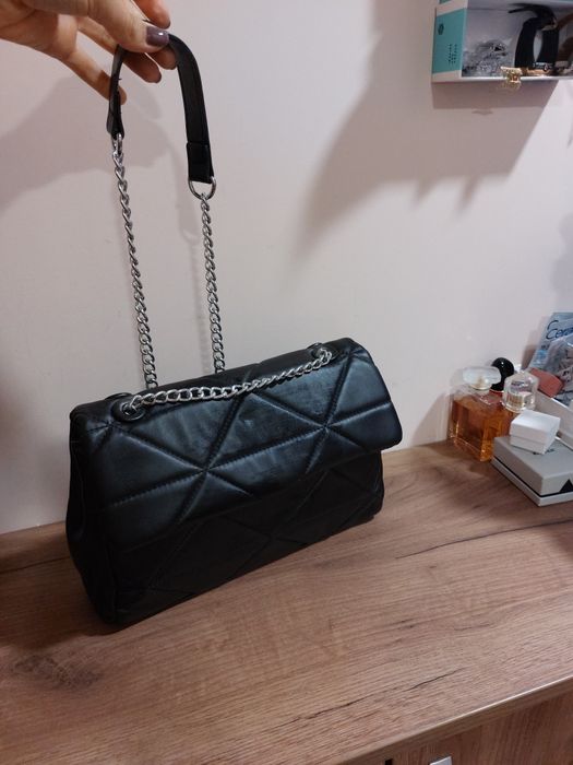 Дамска чанта с дълга дръжка