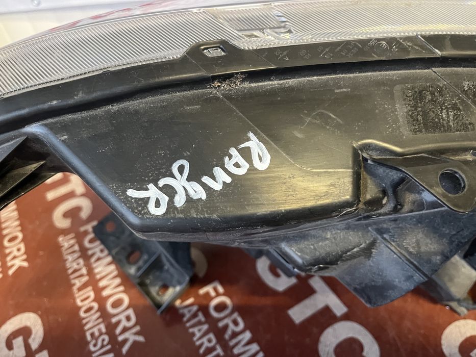 Фар Ford Ranger 2017