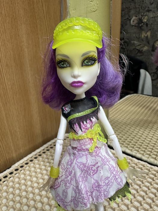 Продам куклу  монстр хай!