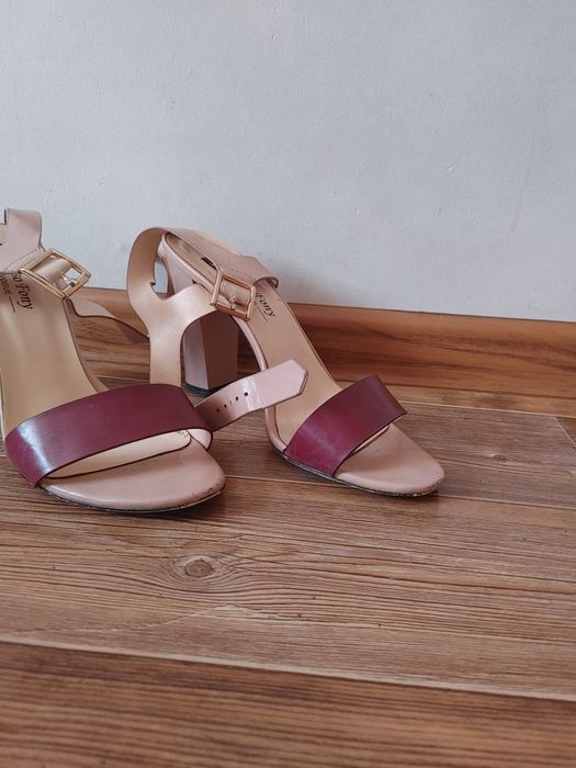 Продам босоножки