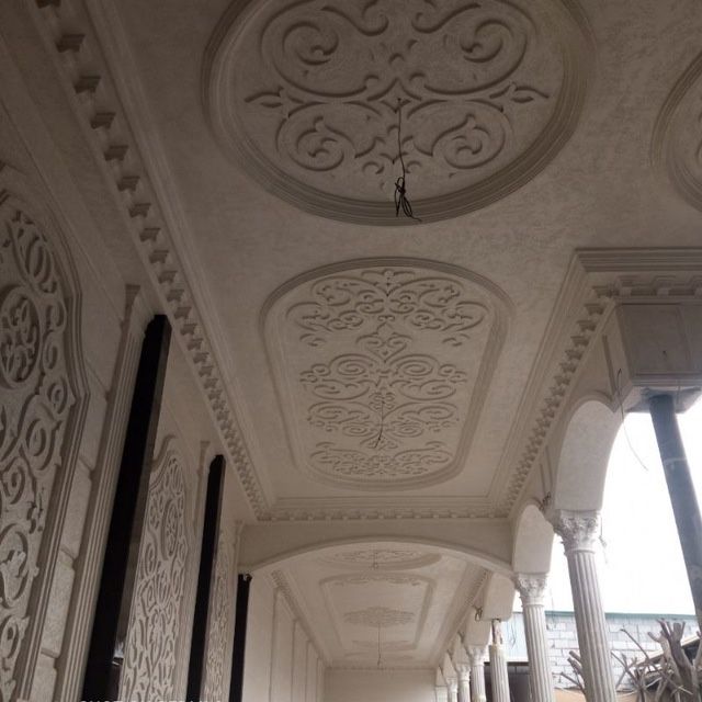 фасадный декор тяги карнизы коолоны фриз узор наличники балясины тумбы