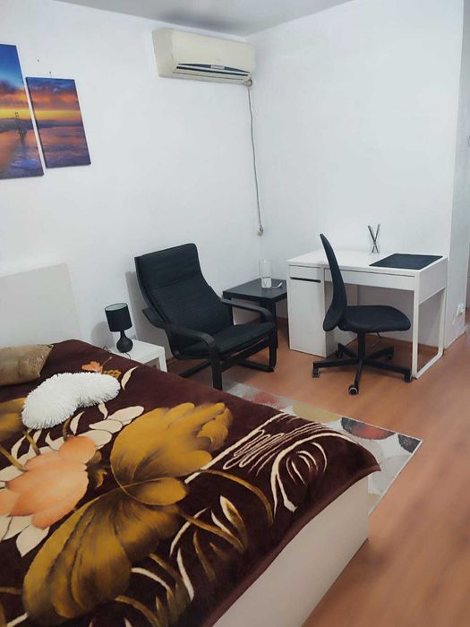 Inchiriez garsoniera Vitan