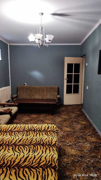 Продам до 1 апреля.  Своя 1/2/4, кирпич, 2х6 возле трц "Некст".