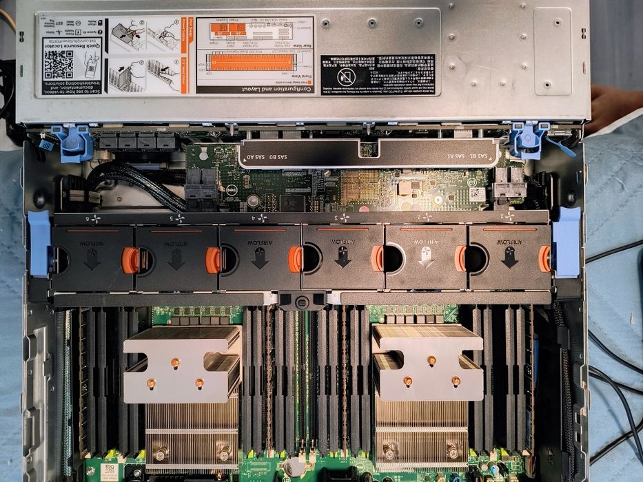 Dell PowerEdge R730xd ,2 x Xeon E5-2699 v4,64GB DDR4 ECC