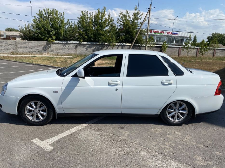 Машина Лада Приора