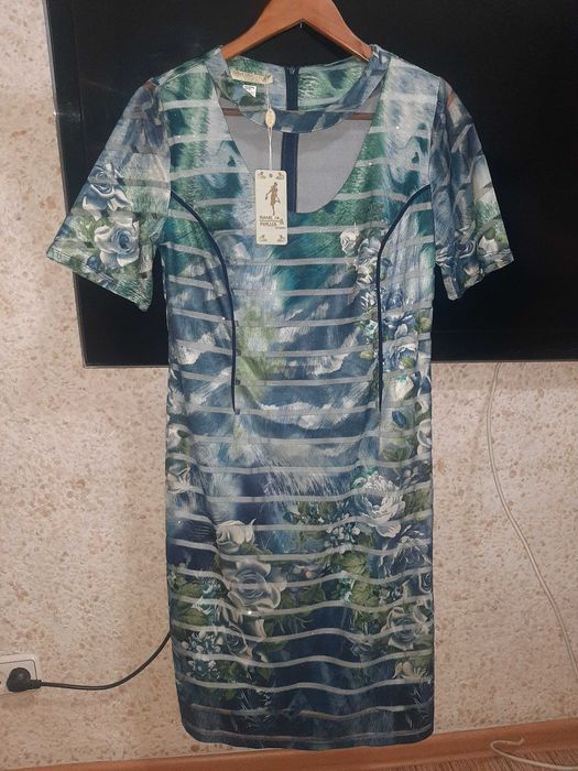 Продам платье новое