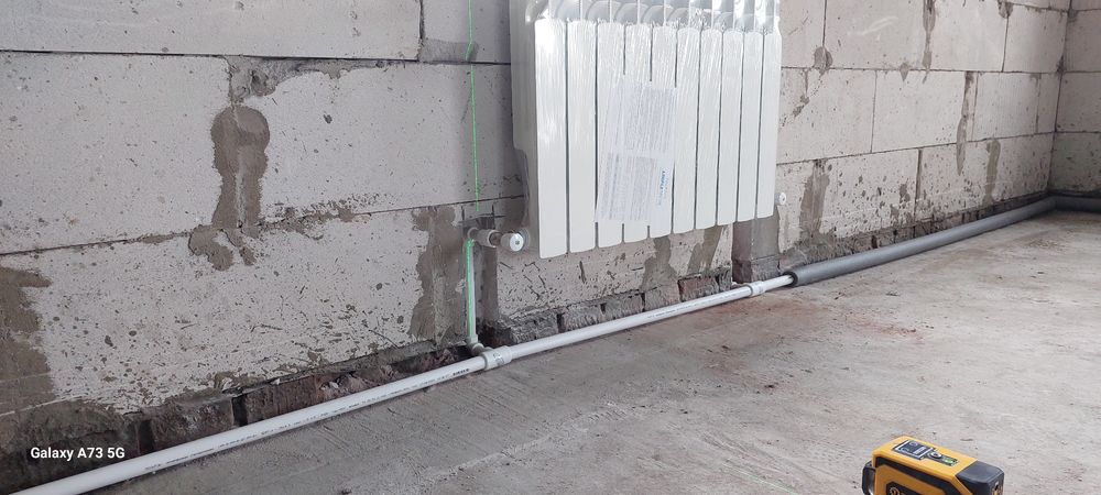 Сантехник,коммуникации.