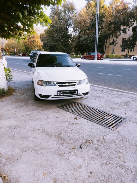 Nexia 2 xolati yaxshi yurip turgan moshina kraska toza