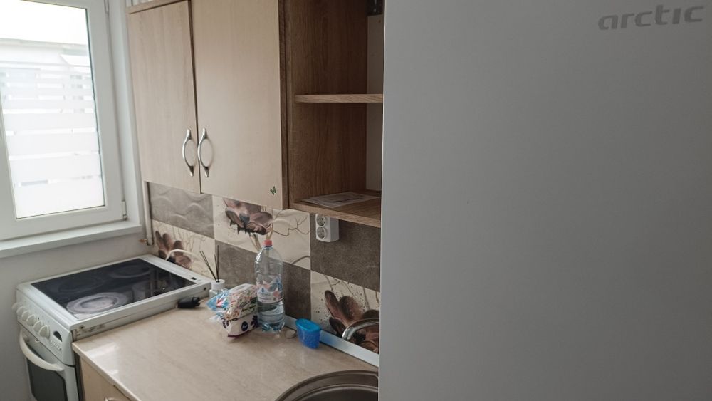 Proprietar inchiriez apartament semidecomandat  in  Baicoi zona Liliesti