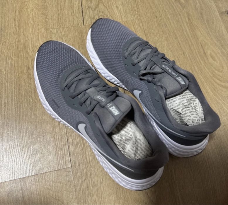 Adidasi nike nr42