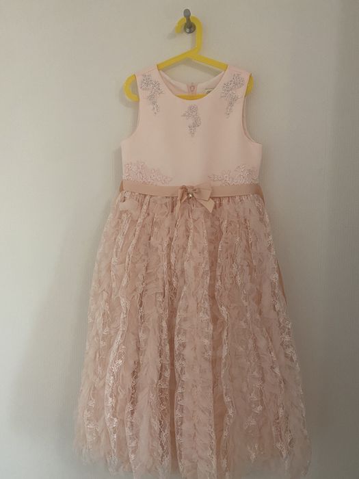 Нарядное Платье на девочку